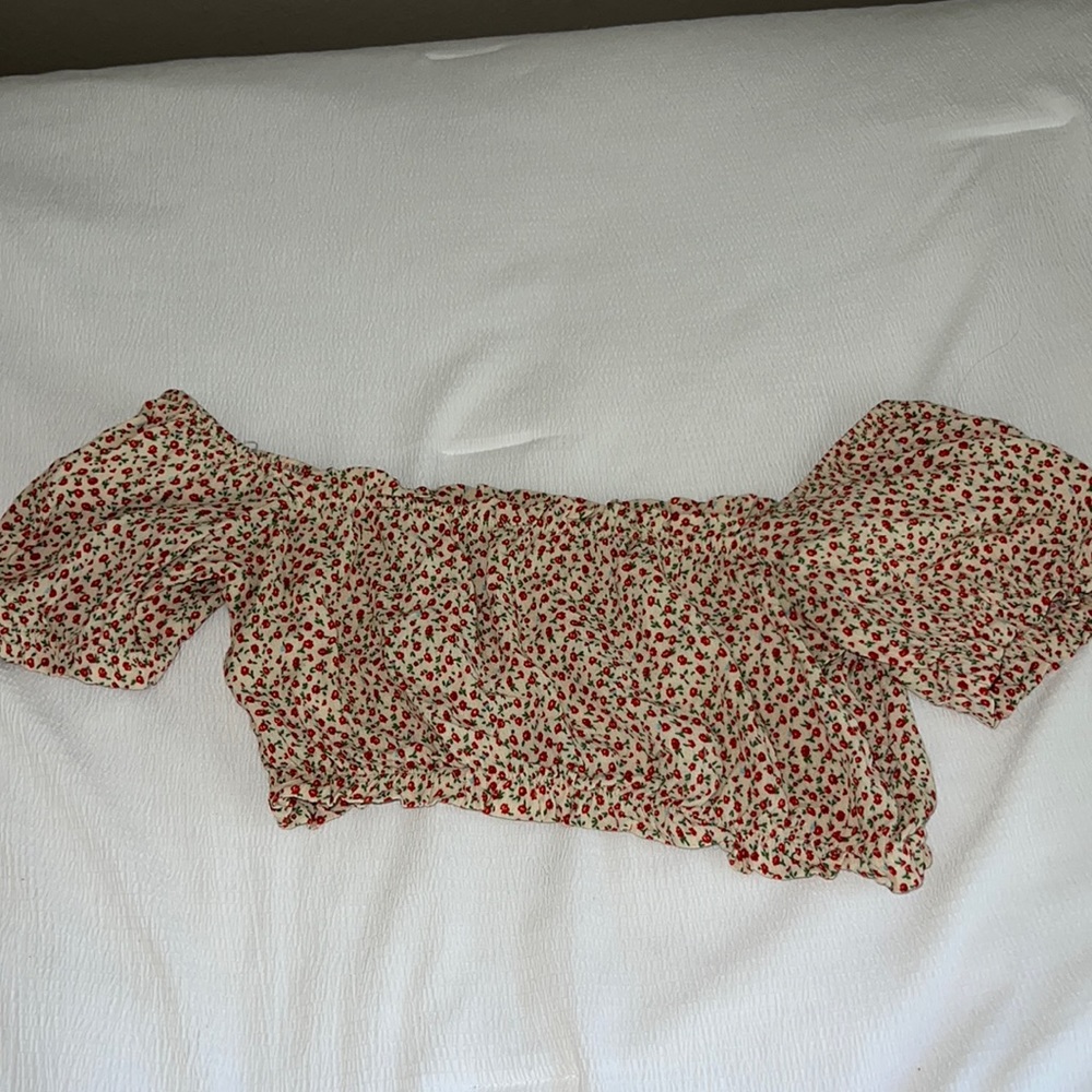 Brandy Melville floral off the shoulder top